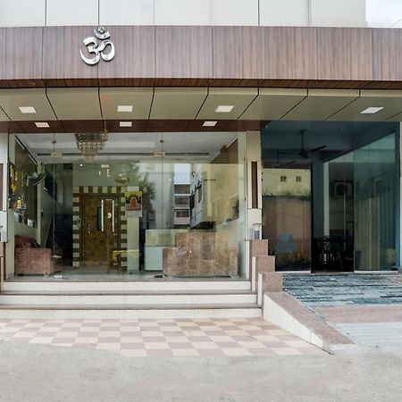 Super Hotel O Palkhi Road Near Sai Baba Temple Formerly Netra Sai Shirdi Eksteriør billede