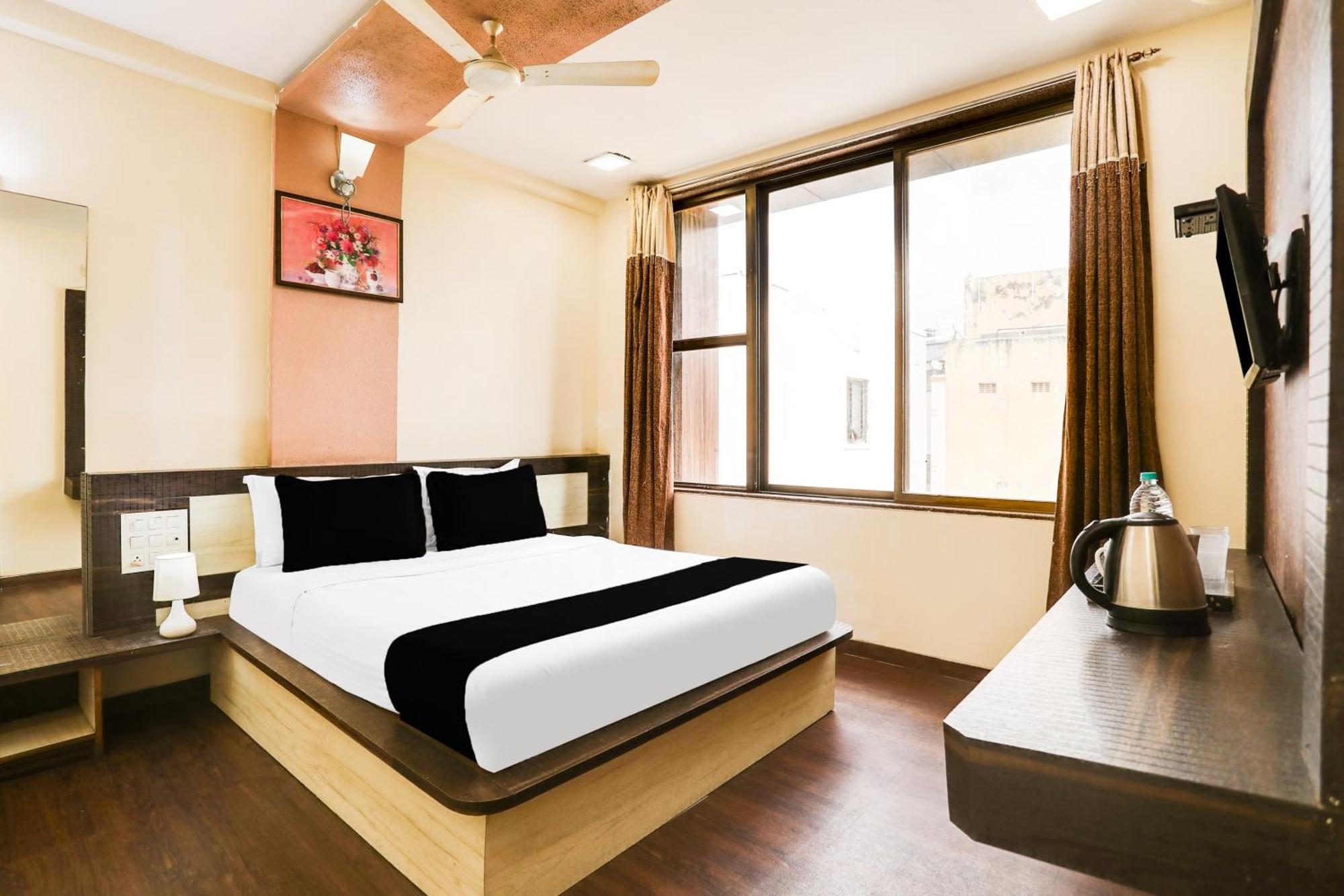 Super Hotel O Palkhi Road Near Sai Baba Temple Formerly Netra Sai Shirdi Eksteriør billede