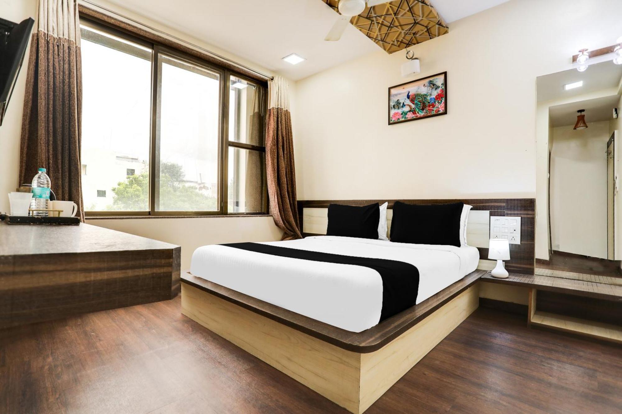 Super Hotel O Palkhi Road Near Sai Baba Temple Formerly Netra Sai Shirdi Eksteriør billede